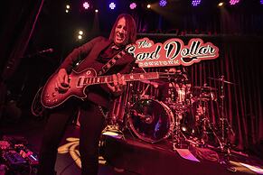 Plaza Hotel & Casino