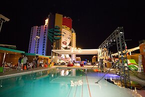 Plaza Hotel & Casino