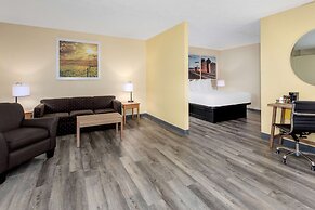 Days Inn & Suites by Wyndham Clovis