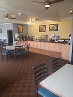 Days Inn & Suites by Wyndham Clovis