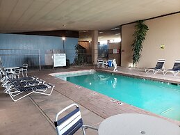 Days Inn & Suites by Wyndham Clovis