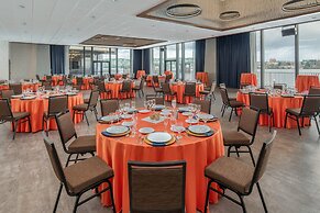 Holiday Inn Portland - Columbia Riverfront by IHG