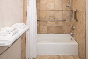 Holiday Inn Portland - Columbia Riverfront by IHG