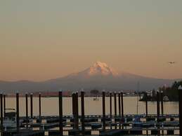 Holiday Inn Portland - Columbia Riverfront by IHG