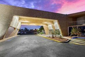 Quality Inn View of Lake Powell - Page
