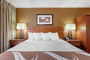 Quality Inn View of Lake Powell - Page