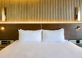 La Jolla Cove Suites