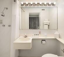 La Jolla Cove Suites