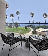 La Jolla Cove Suites