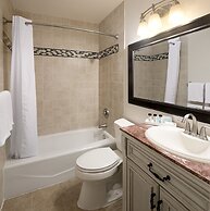 La Jolla Cove Suites