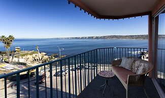 La Jolla Cove Suites