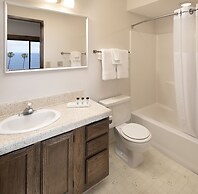 La Jolla Cove Suites