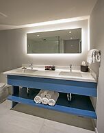 La Jolla Cove Suites