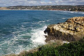 La Jolla Cove Suites
