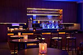 DoubleTree Suites by Hilton Hotel Boston - Cambridge