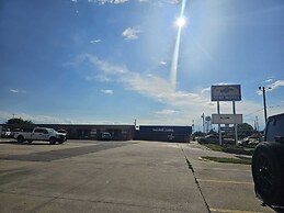 Capital O Marysville Surf Motel Kansas