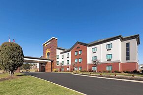 La Quinta Inn & Suites by Wyndham Loudon