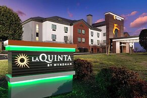 La Quinta Inn & Suites by Wyndham Loudon