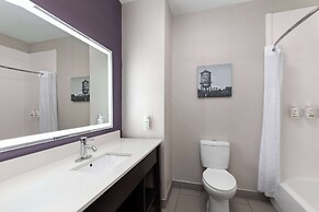 La Quinta Inn & Suites by Wyndham Loudon