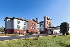 La Quinta Inn & Suites by Wyndham Loudon