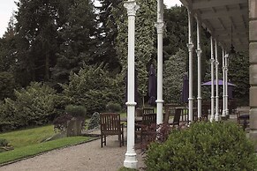 Macdonald Leeming House