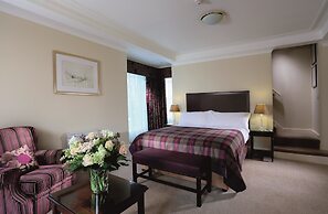 Macdonald Leeming House