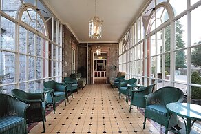 Macdonald Leeming House