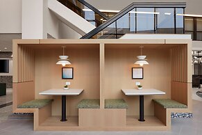 Delta Hotels by Marriott Calgary Airport In-Terminal