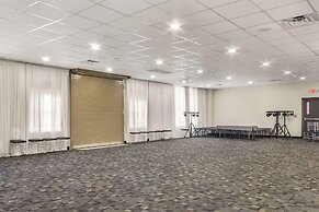 Quality Inn & Suites Downtown
