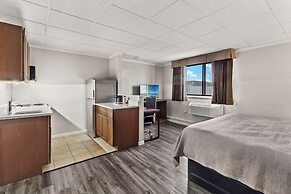 Quality Inn & Suites Downtown