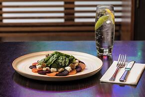 Renaissance London Heathrow Hotel