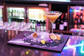 Renaissance London Heathrow Hotel