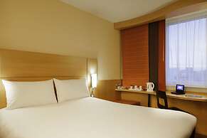 ibis London Luton Airport