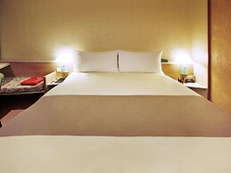ibis London Luton Airport