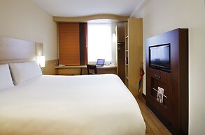 ibis London Luton Airport