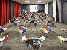 ibis London Luton Airport