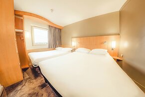 ibis London Luton Airport