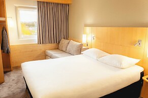 ibis London Luton Airport