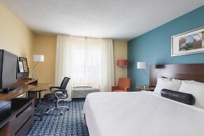 Fairfield Inn & Suites Holland