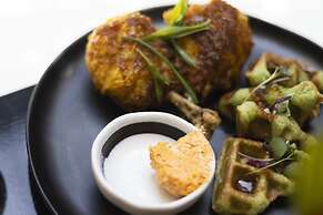 Kimpton Alton Fisherman's Wharf by IHG