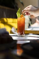 Kimpton Alton Fisherman's Wharf by IHG