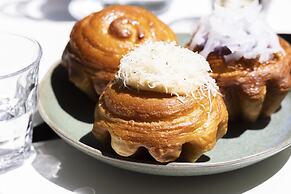 Kimpton Alton Fisherman's Wharf by IHG