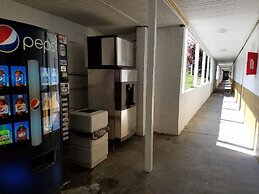 Travelodge by Wyndham Lake George NY