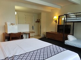 Travelodge by Wyndham Lake George NY