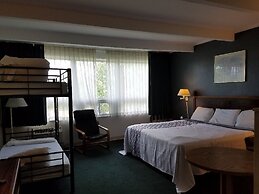 Travelodge by Wyndham Lake George NY