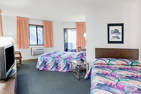 Knights Inn Mackinaw City