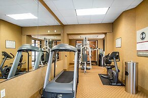 Clarion Inn Elmhurst - Oak Brook near I-88, I-290, I-294