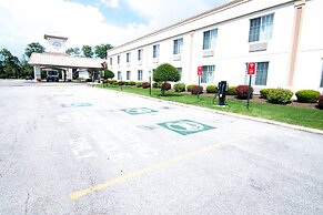 Clarion Inn Elmhurst - Oak Brook near I-88, I-290, I-294