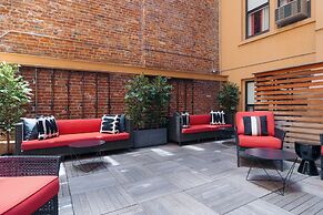 Hotel Triton