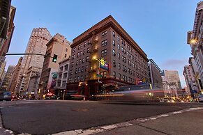 Hotel Triton